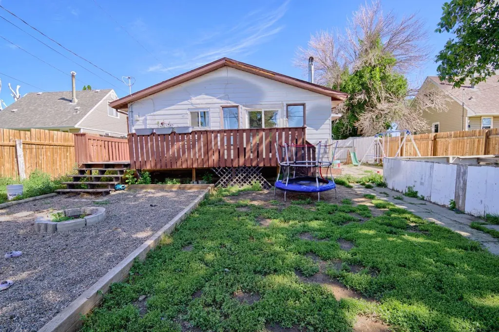4810 57 Avenue Taber AB T1G1E4