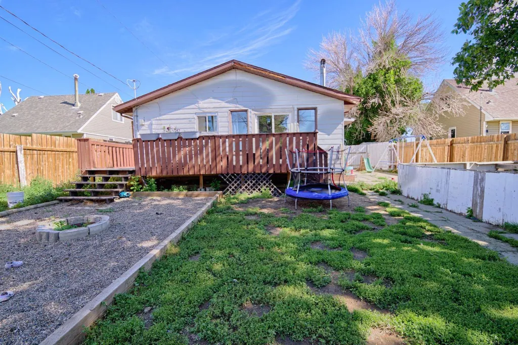 4810 57 Avenue Taber AB T1G1E4