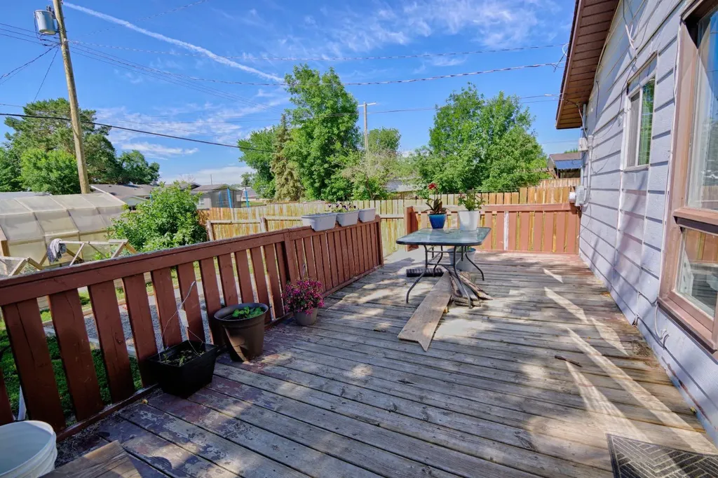 4810 57 Avenue Taber AB T1G1E4