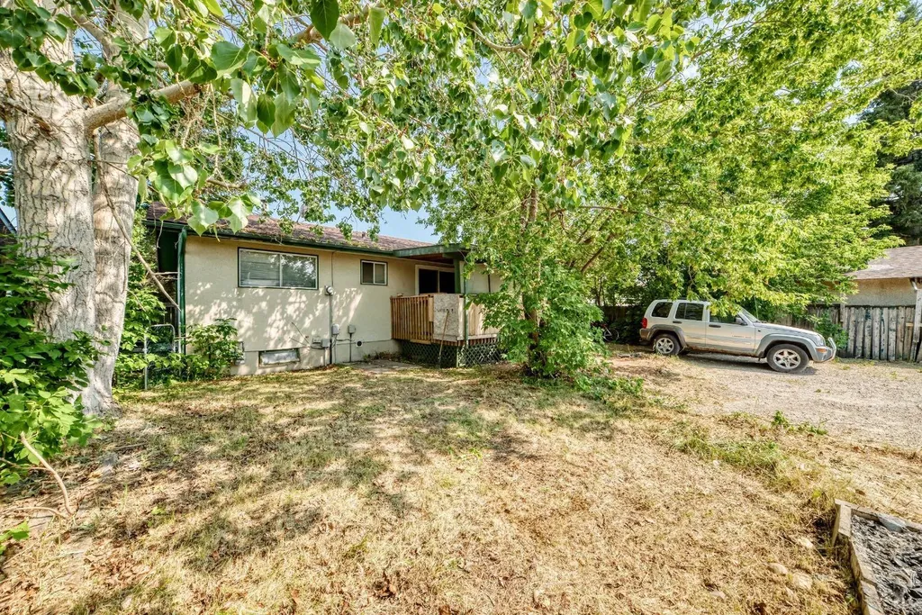 4940 Rundlewood Road NE Calgary AB T1Y 1B4
