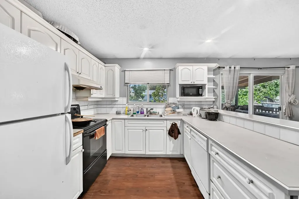 4940 Rundlewood Road NE Calgary AB T1Y 1B4