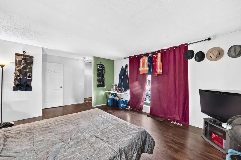 4940 Rundlewood Road NE Calgary AB T1Y 1B4