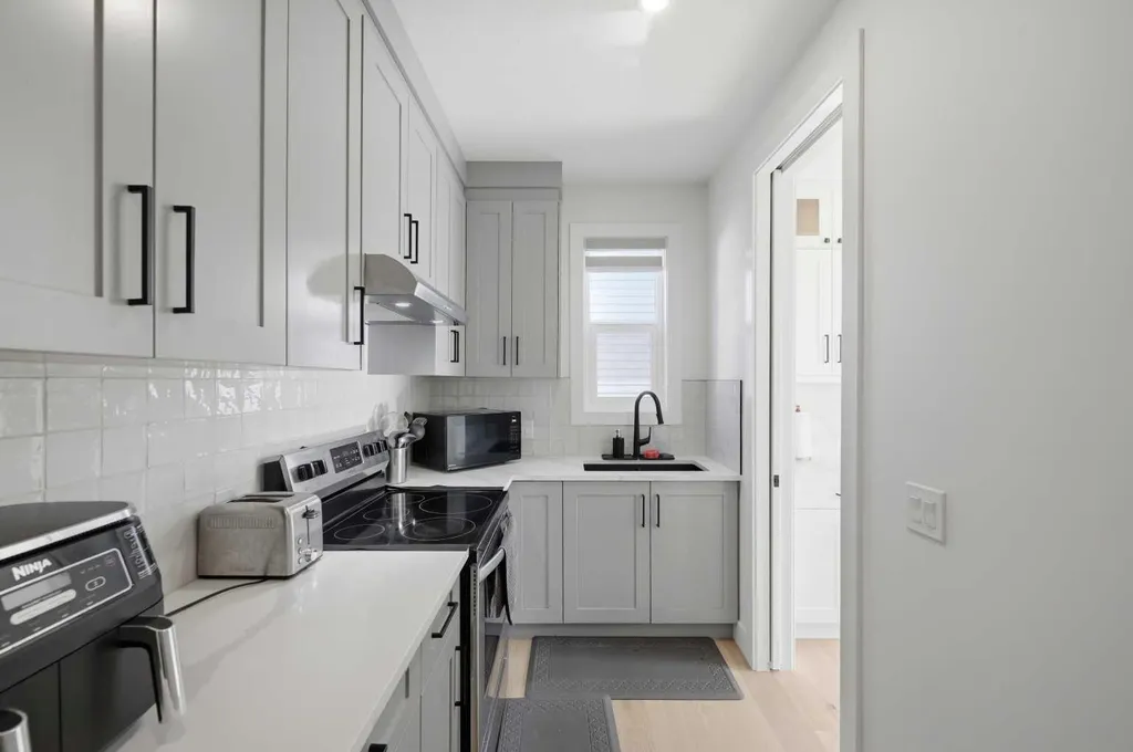 2008 Waterbury Road Chestermere AB T1X 2Y8