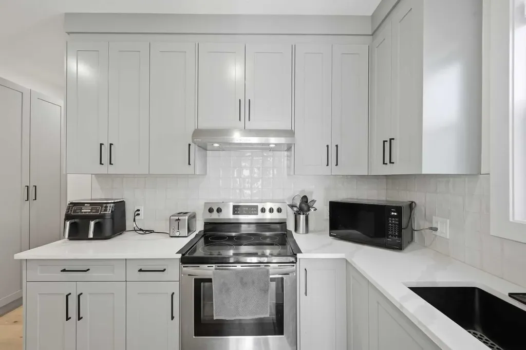 2008 Waterbury Road Chestermere AB T1X 2Y8