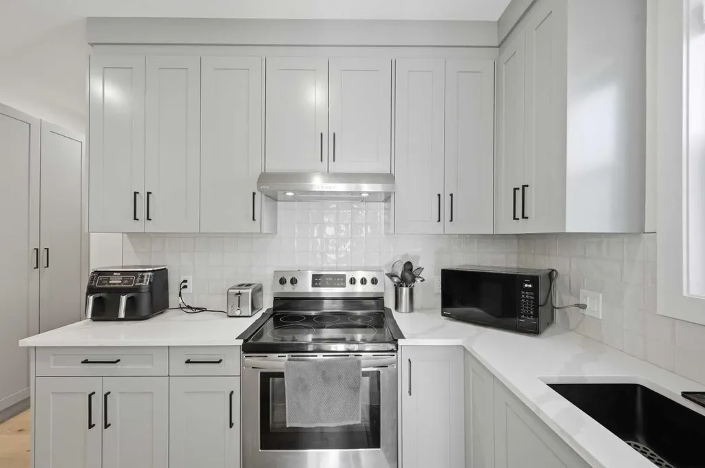 2008 Waterbury Road Chestermere AB T1X 2Y8