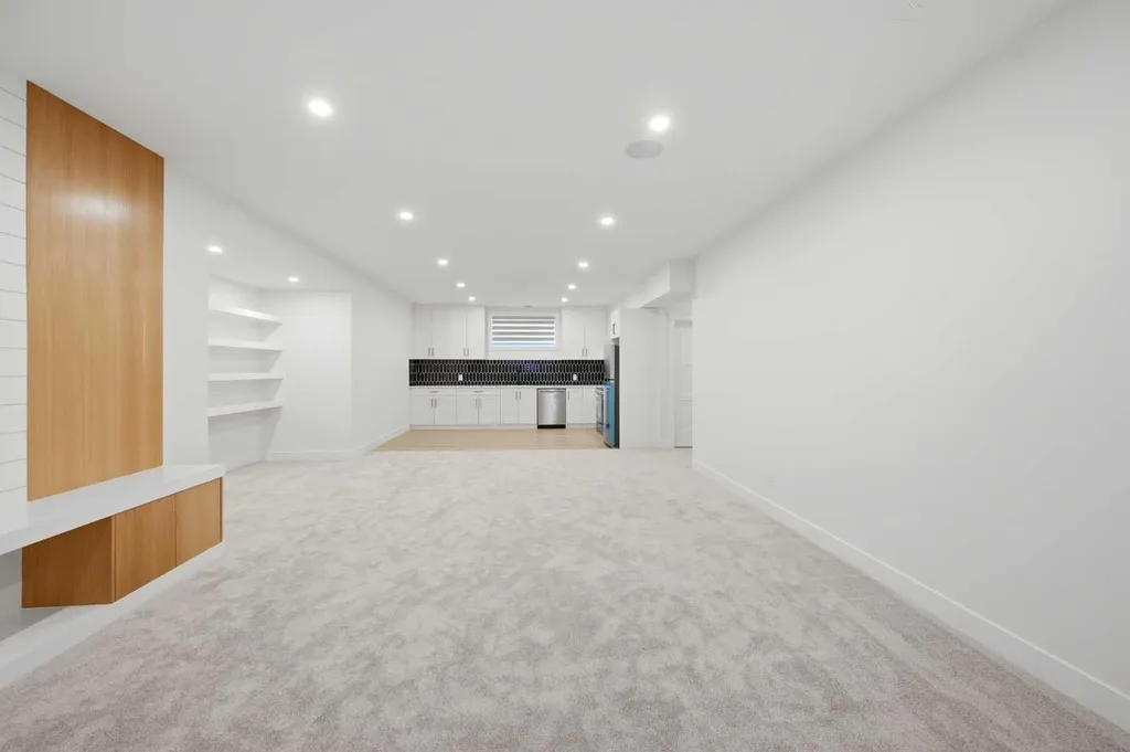 2008 Waterbury Road Chestermere AB T1X 2Y8