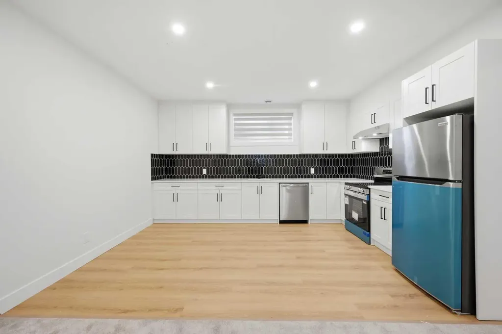 2008 Waterbury Road Chestermere AB T1X 2Y8