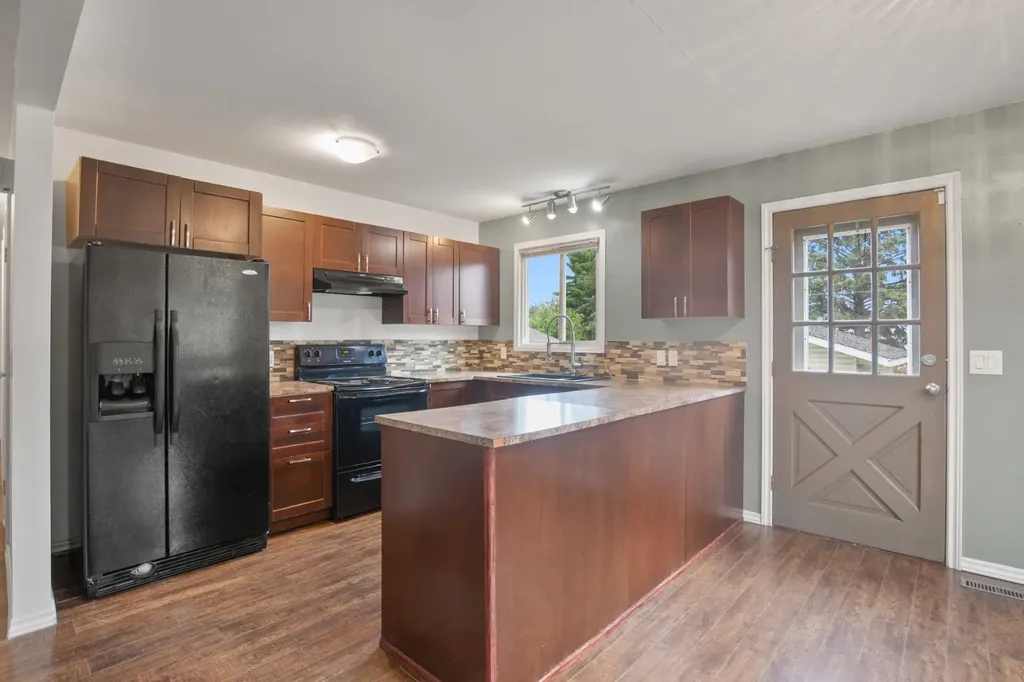 40 Olsen Street Red Deer AB T4P 1S5