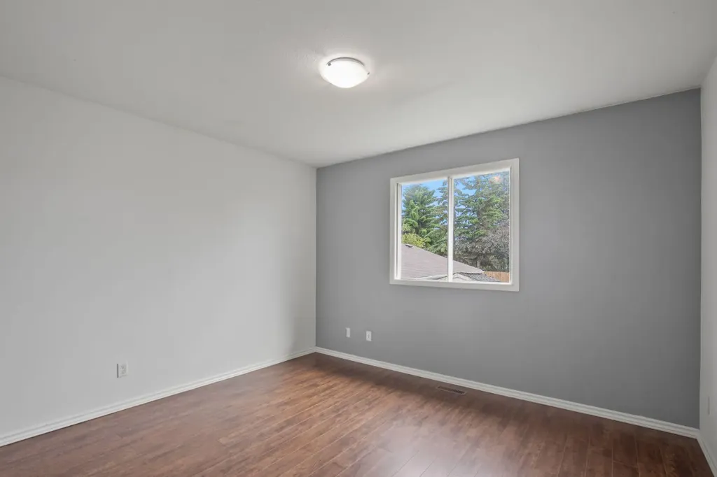 40 Olsen Street Red Deer AB T4P 1S5