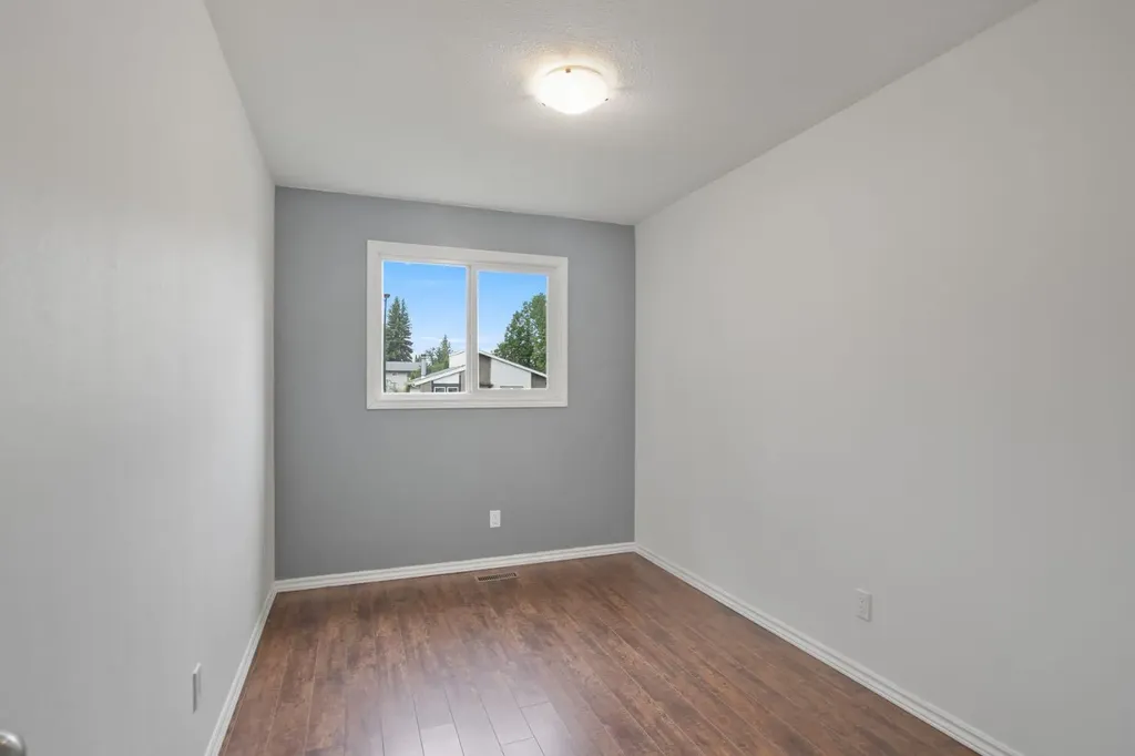 40 Olsen Street Red Deer AB T4P 1S5