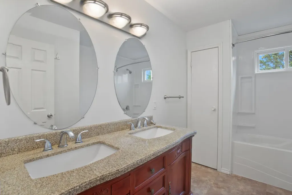 40 Olsen Street Red Deer AB T4P 1S5