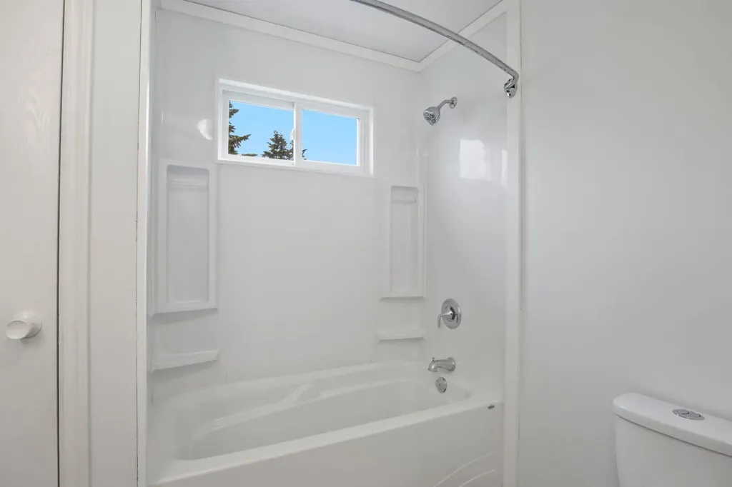 40 Olsen Street Red Deer AB T4P 1S5