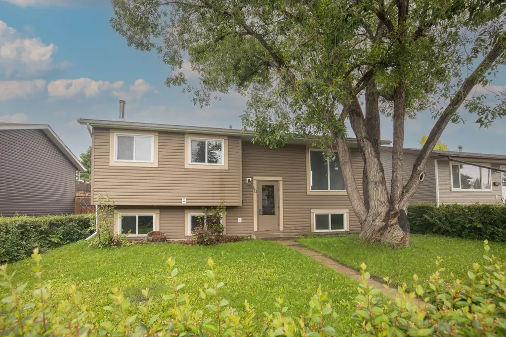 40 Olsen Street Red Deer AB T4P 1S5