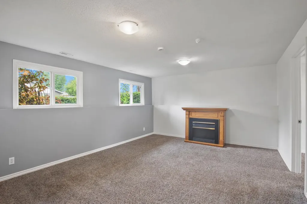 40 Olsen Street Red Deer AB T4P 1S5