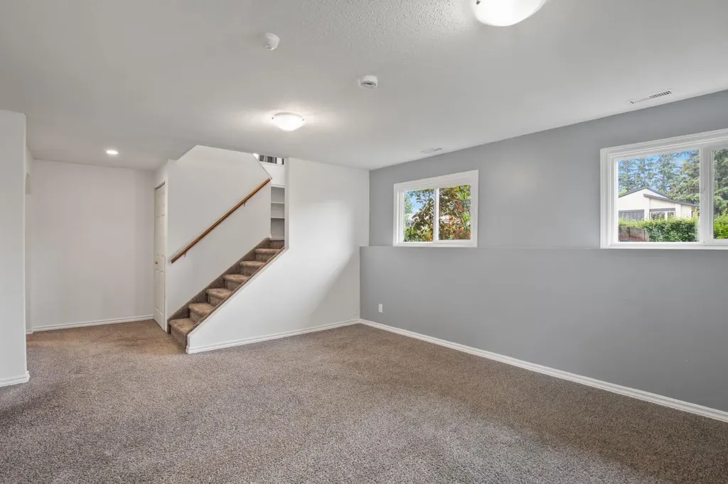 40 Olsen Street Red Deer AB T4P 1S5