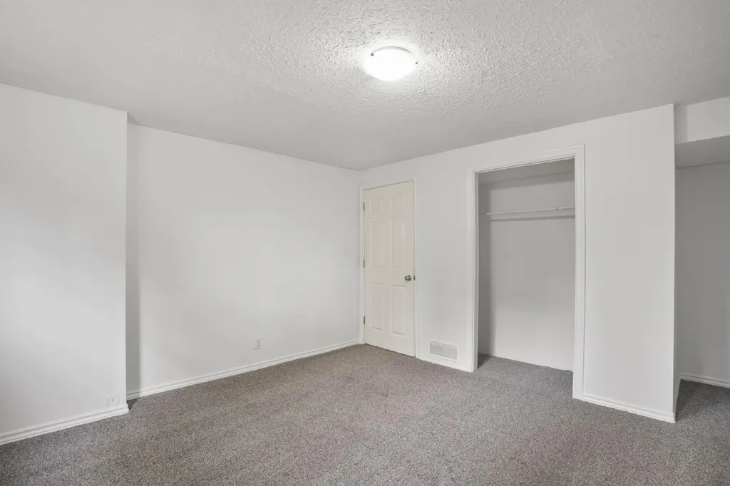 40 Olsen Street Red Deer AB T4P 1S5