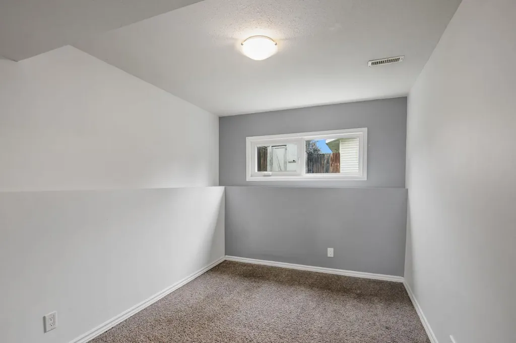 40 Olsen Street Red Deer AB T4P 1S5