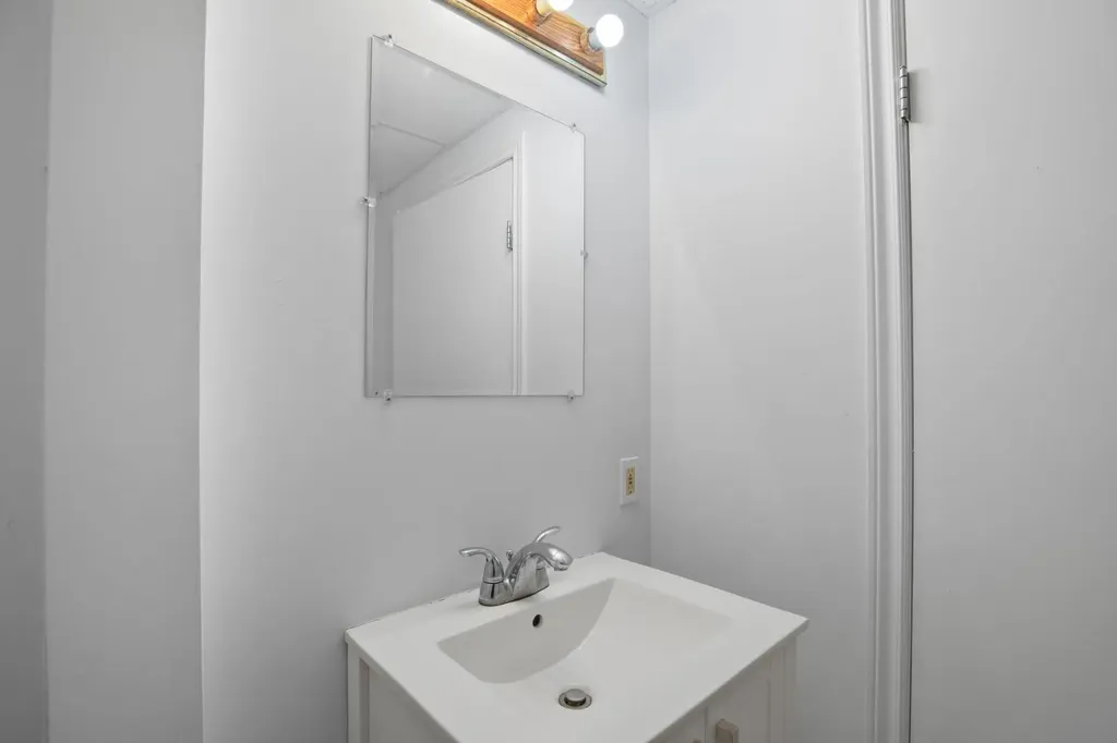 40 Olsen Street Red Deer AB T4P 1S5