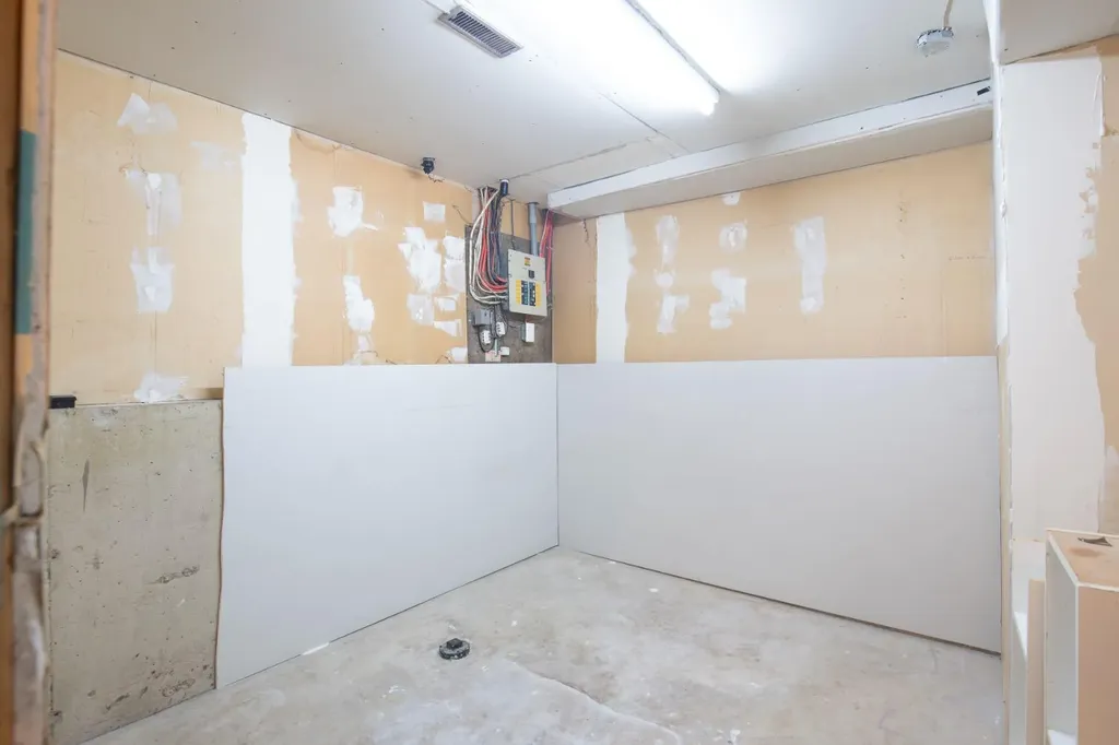 40 Olsen Street Red Deer AB T4P 1S5