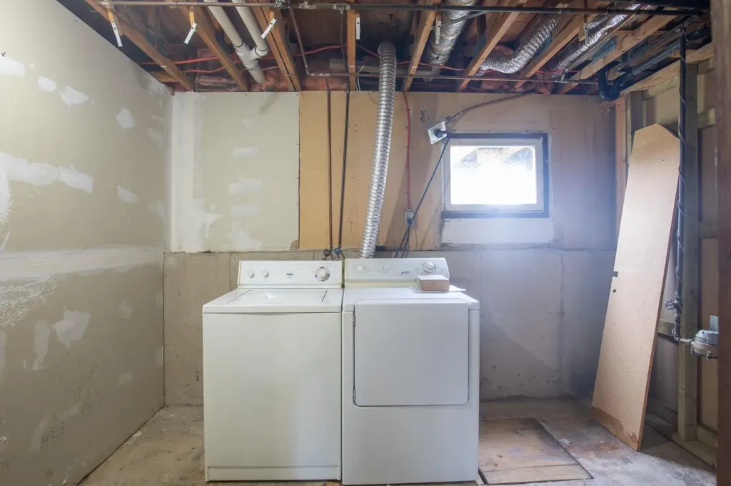 40 Olsen Street Red Deer AB T4P 1S5