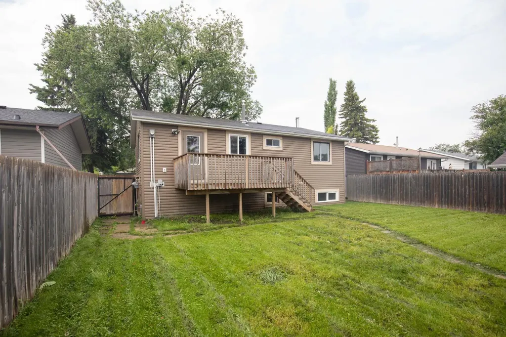 40 Olsen Street Red Deer AB T4P 1S5