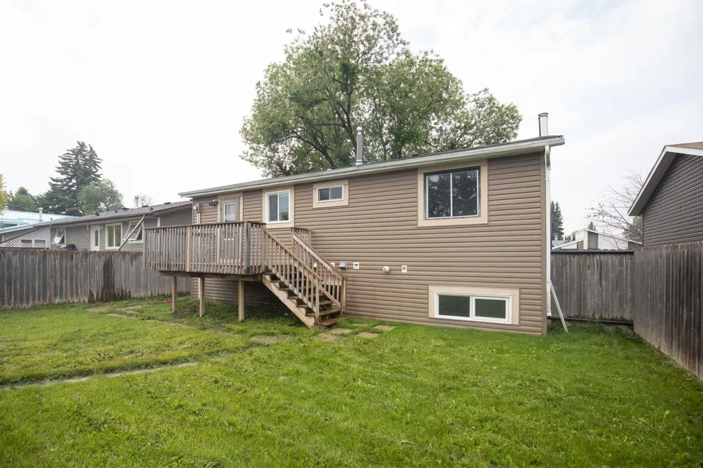 40 Olsen Street Red Deer AB T4P 1S5