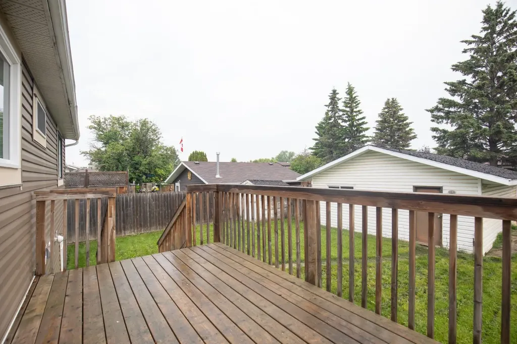 40 Olsen Street Red Deer AB T4P 1S5