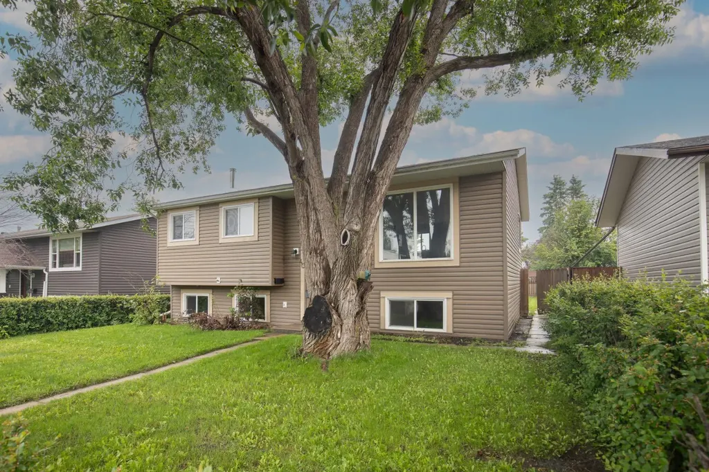 40 Olsen Street Red Deer AB T4P 1S5