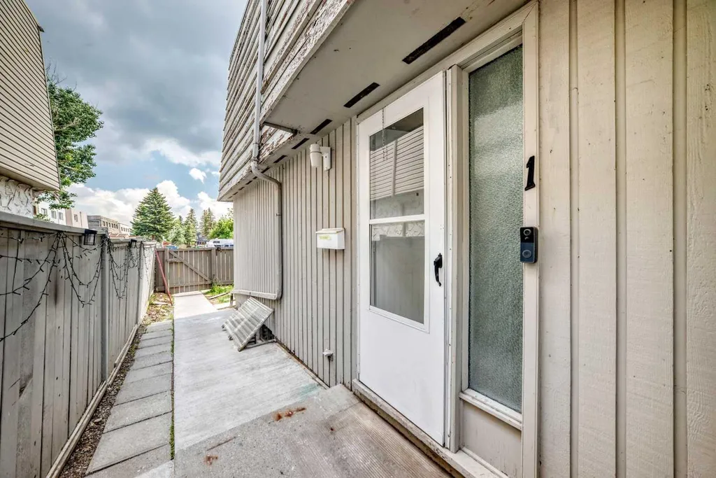 6408 4 Street NE Calgary AB T2K5M8
