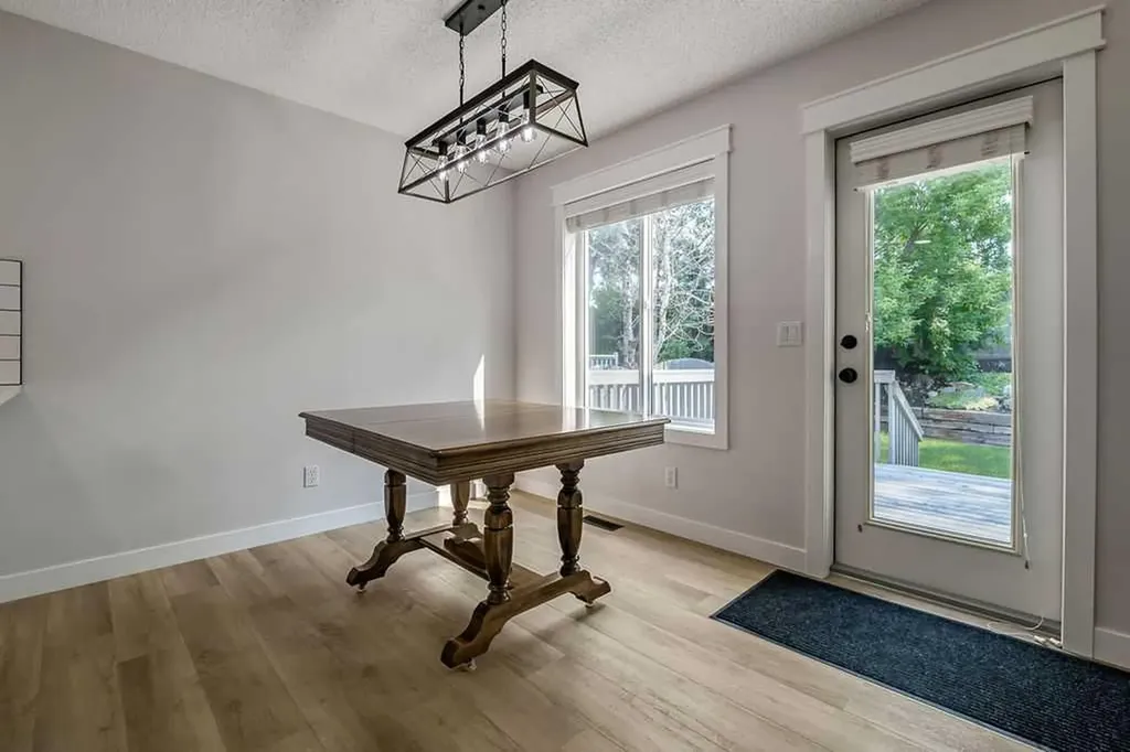 34 Alcock Close Okotoks AB T1S 1R8