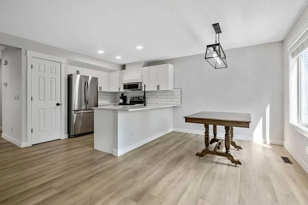 34 Alcock Close Okotoks AB T1S 1R8