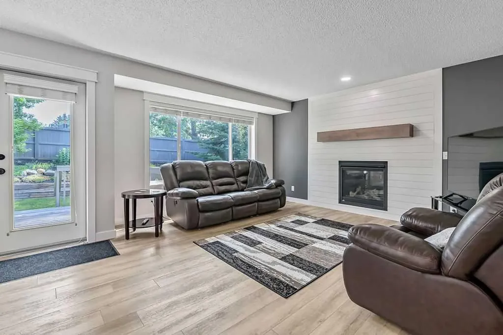34 Alcock Close Okotoks AB T1S 1R8
