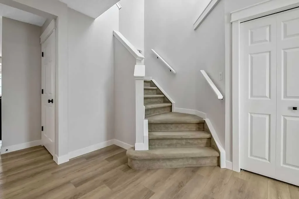 34 Alcock Close Okotoks AB T1S 1R8