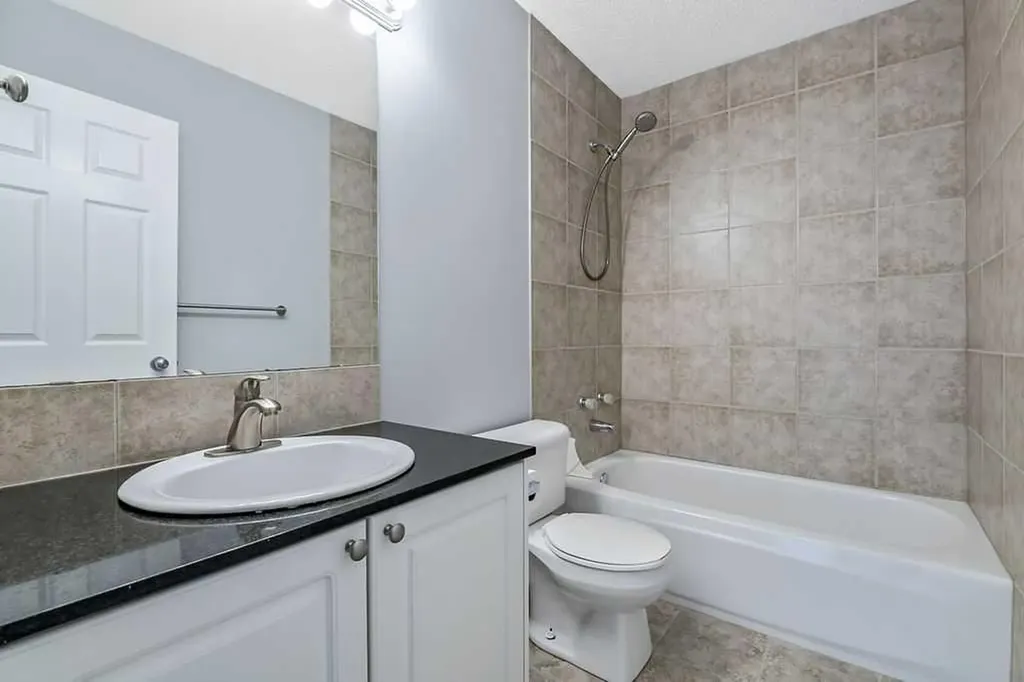 34 Alcock Close Okotoks AB T1S 1R8