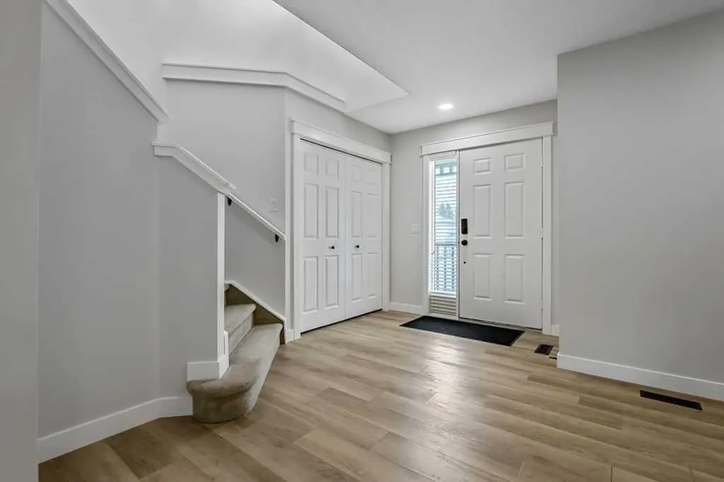 34 Alcock Close Okotoks AB T1S 1R8