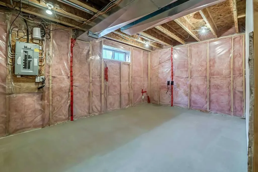 34 Alcock Close Okotoks AB T1S 1R8