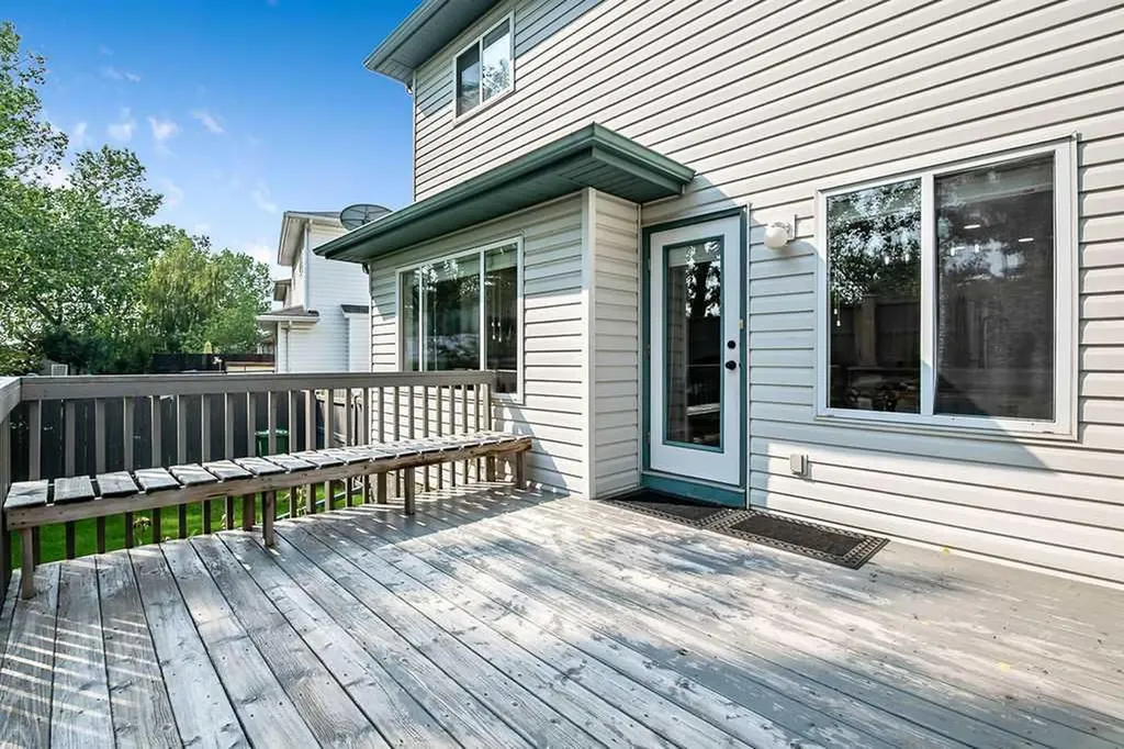 34 Alcock Close Okotoks AB T1S 1R8