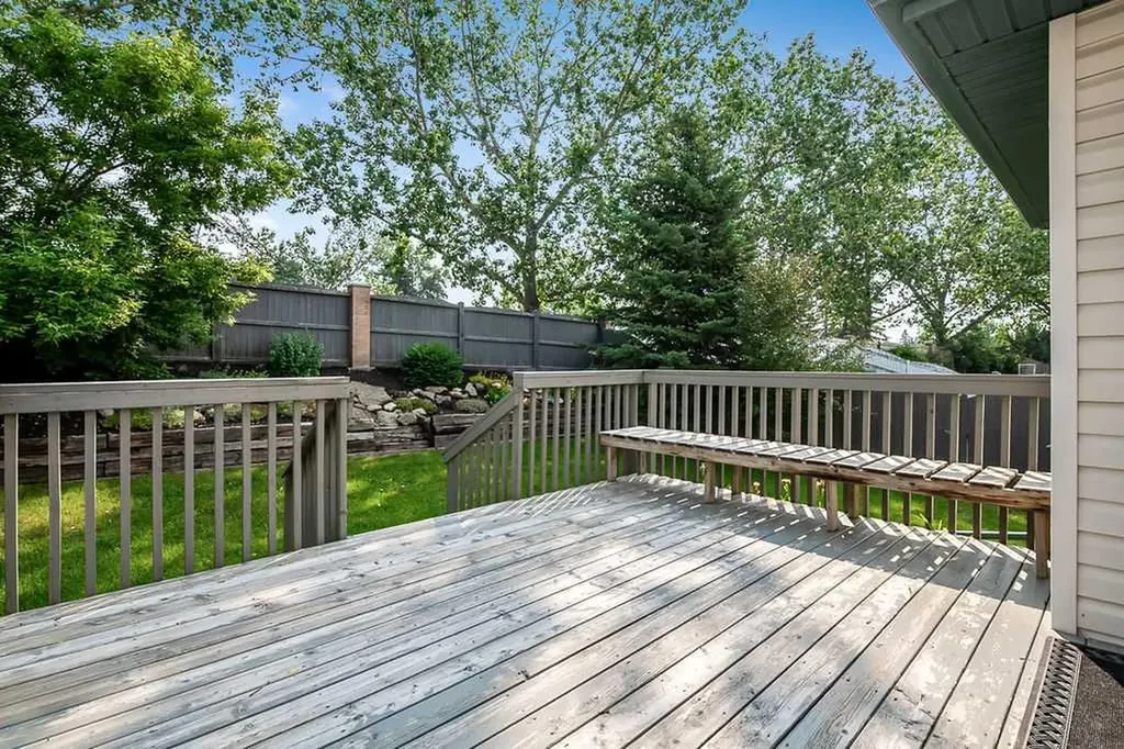 34 Alcock Close Okotoks AB T1S 1R8