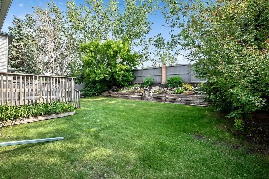 34 Alcock Close Okotoks AB T1S 1R8