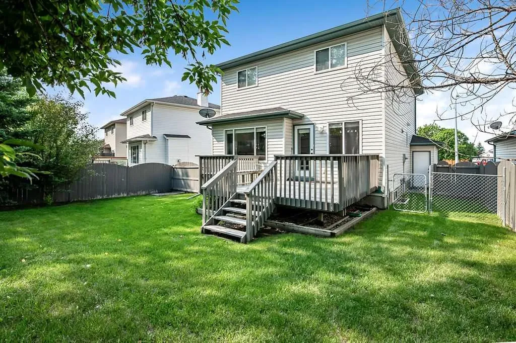 34 Alcock Close Okotoks AB T1S 1R8