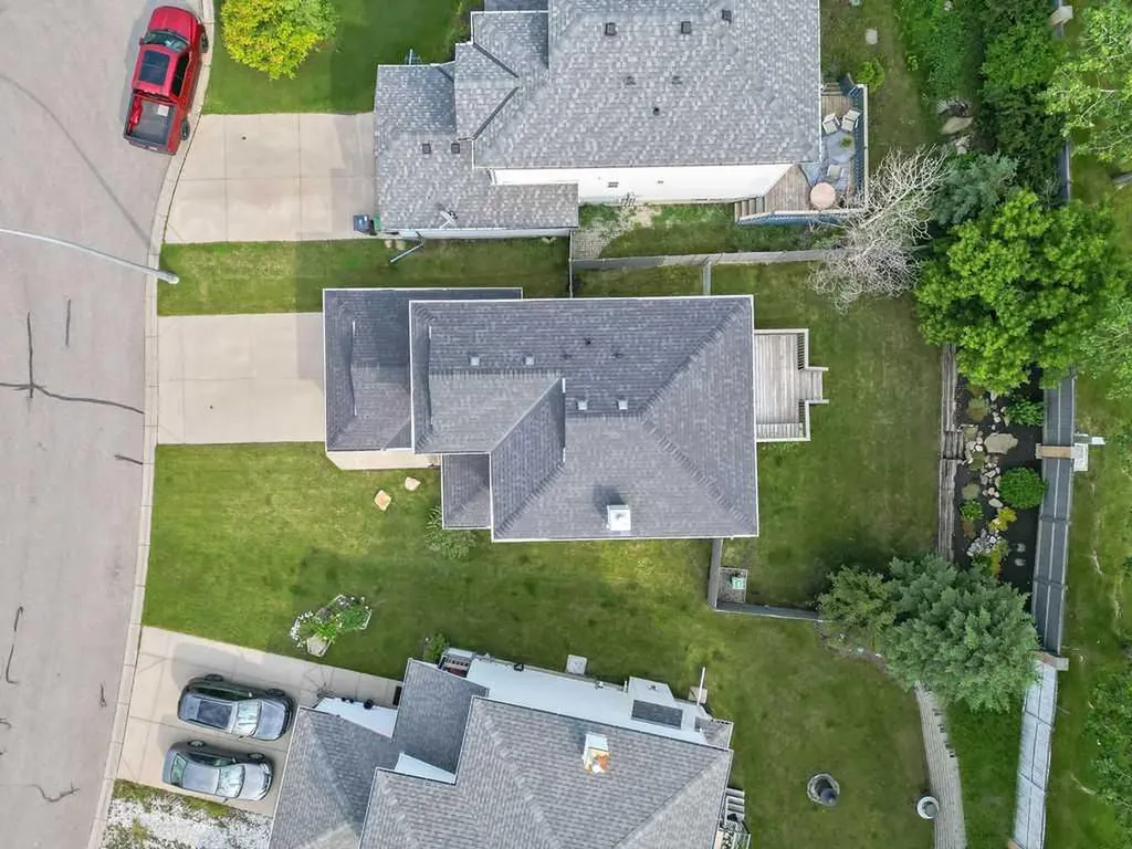 34 Alcock Close Okotoks AB T1S 1R8