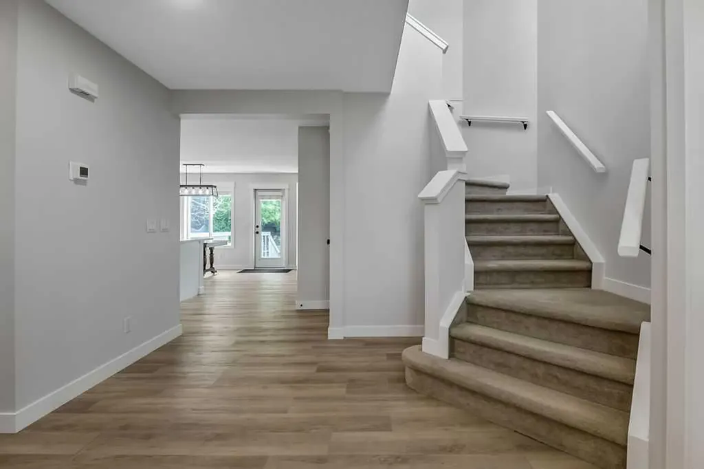 34 Alcock Close Okotoks AB T1S 1R8