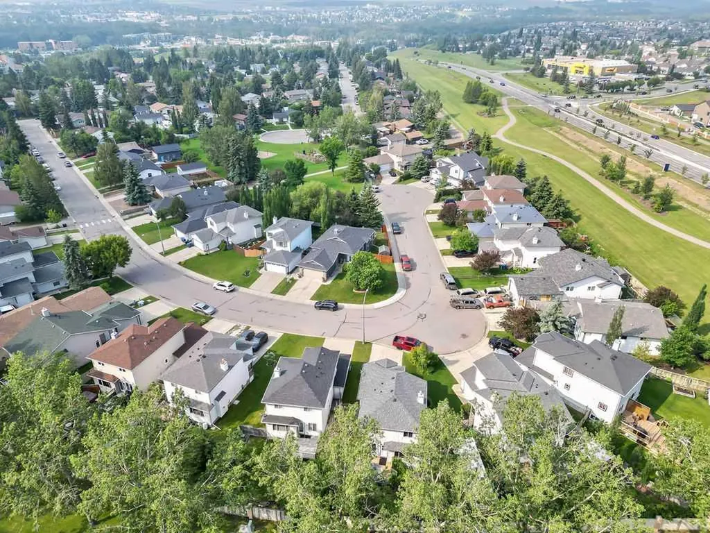 34 Alcock Close Okotoks AB T1S 1R8