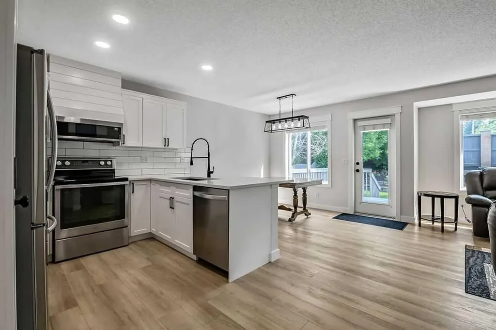 34 Alcock Close Okotoks AB T1S 1R8