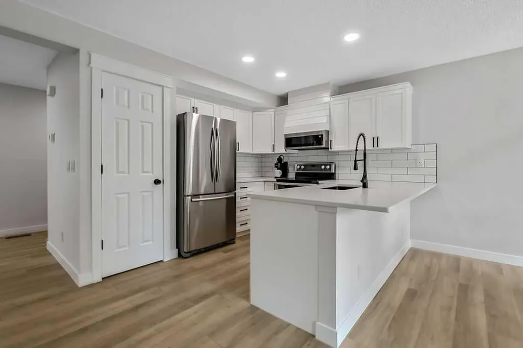 34 Alcock Close Okotoks AB T1S 1R8