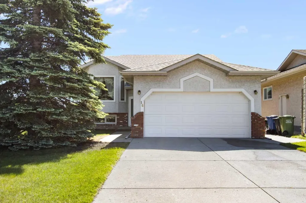 18 West Park Place Cochrane AB T4C 1J7