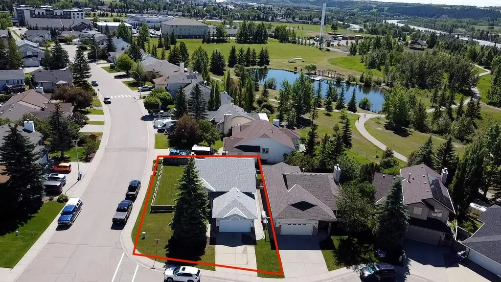 18 West Park Place Cochrane AB T4C 1J7