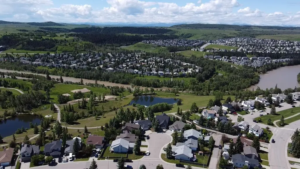 18 West Park Place Cochrane AB T4C 1J7