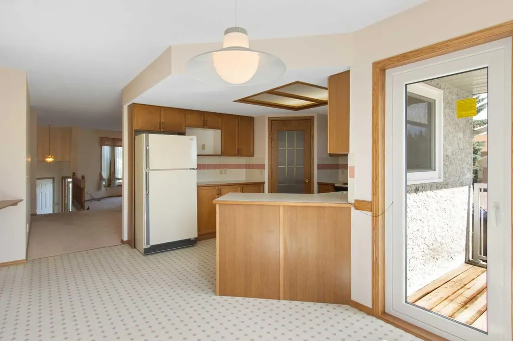 18 West Park Place Cochrane AB T4C 1J7