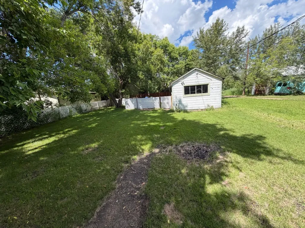 3593 54 Avenue Crescent Red Deer AB T4N 4L7